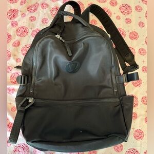 Lululemon new crew backpack 22L *logo